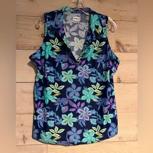 Southwind Apparel Placket Sleeveless Top
